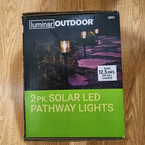 Luminar Outdoor Solar LED Pathway Lights 2 Pack NWT - Picture 2 of 7